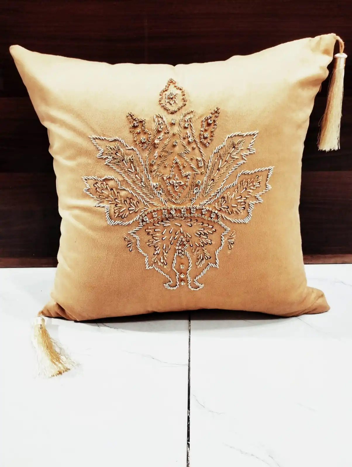 Embroidery coushion cover